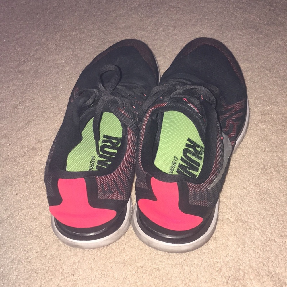 Mens nike running shoes